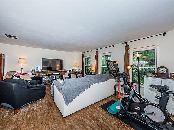 4th image of 5230 VENETIAN BOULEVARD NE