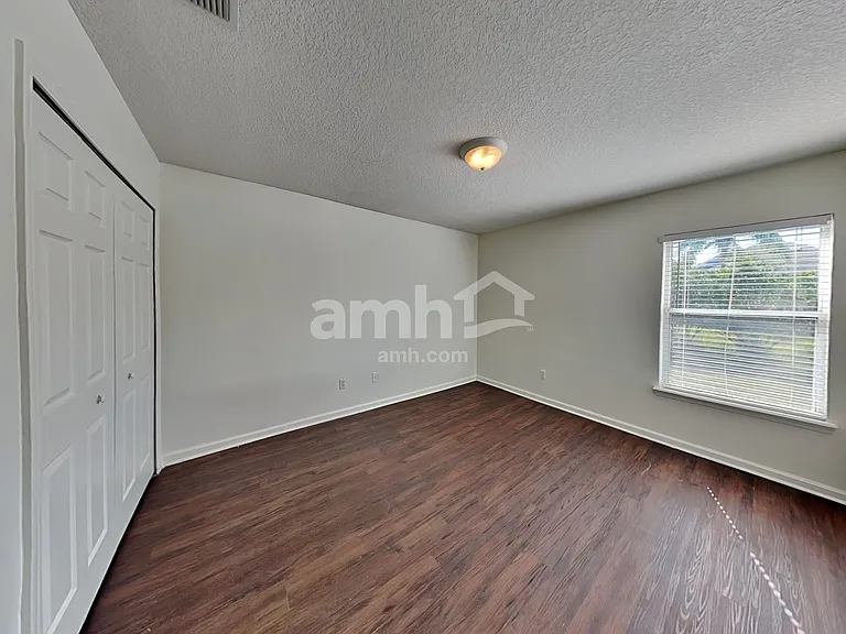 341 Diana Ct — Photo 21