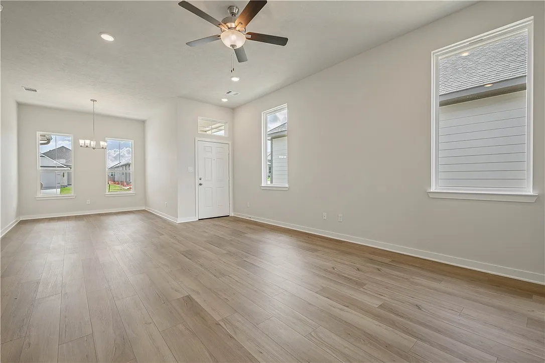 3 bed, 1509 sqft, $2,200 — Photo 4