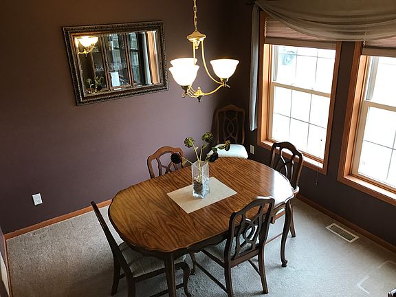 4th image of 208 Earl North Dr