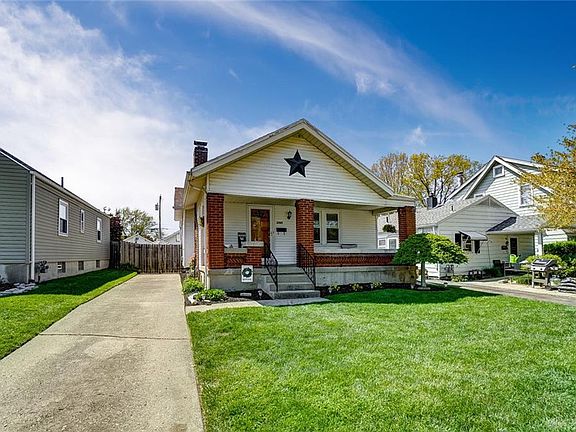 2nd image of 1845 Rosemont Blvd
