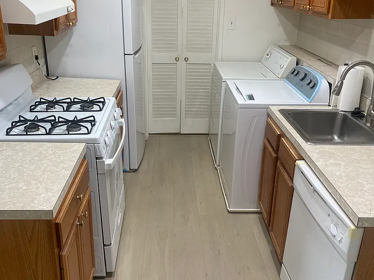 10206 Prince Pl — Photo 16