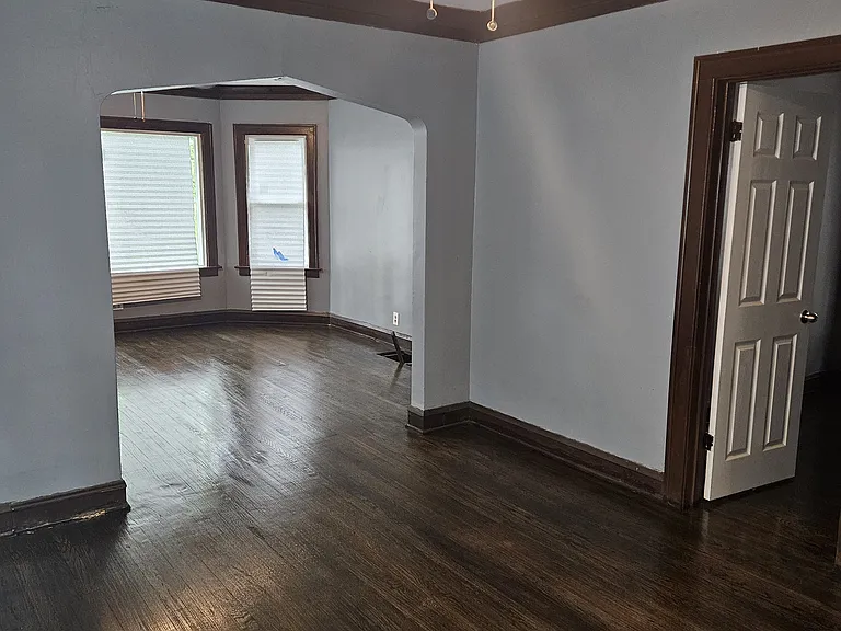 2457 W 69th St #1E — Photo 11