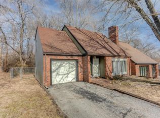 35 Nottingham Ln, Belleville, IL 62223