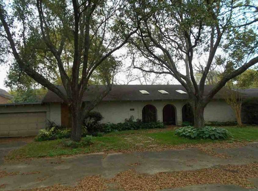 2nd image of 3013 Avenue L