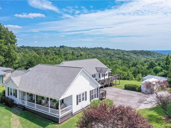 302 S Main St, Cornelia, GA 30531