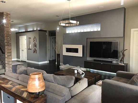 3rd image of 16217 Royal Crest Ln