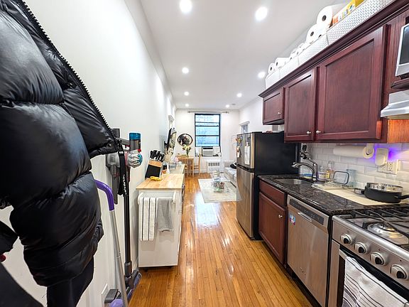 2nd image of 120 Sullivan St APT 4B