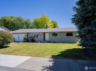 1415 S Lakeway Dr, Moses Lake, WA 98837