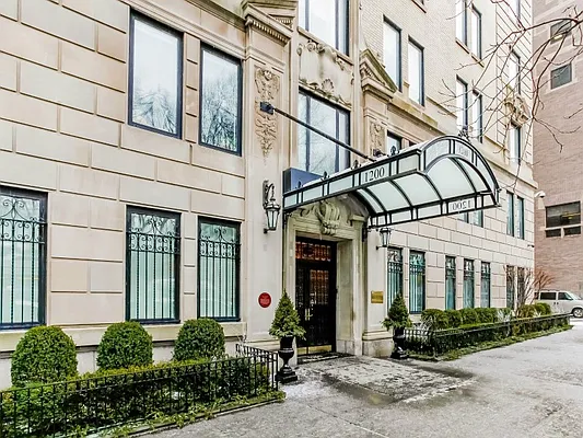 Sold by Sotheby's International Realty | media 9