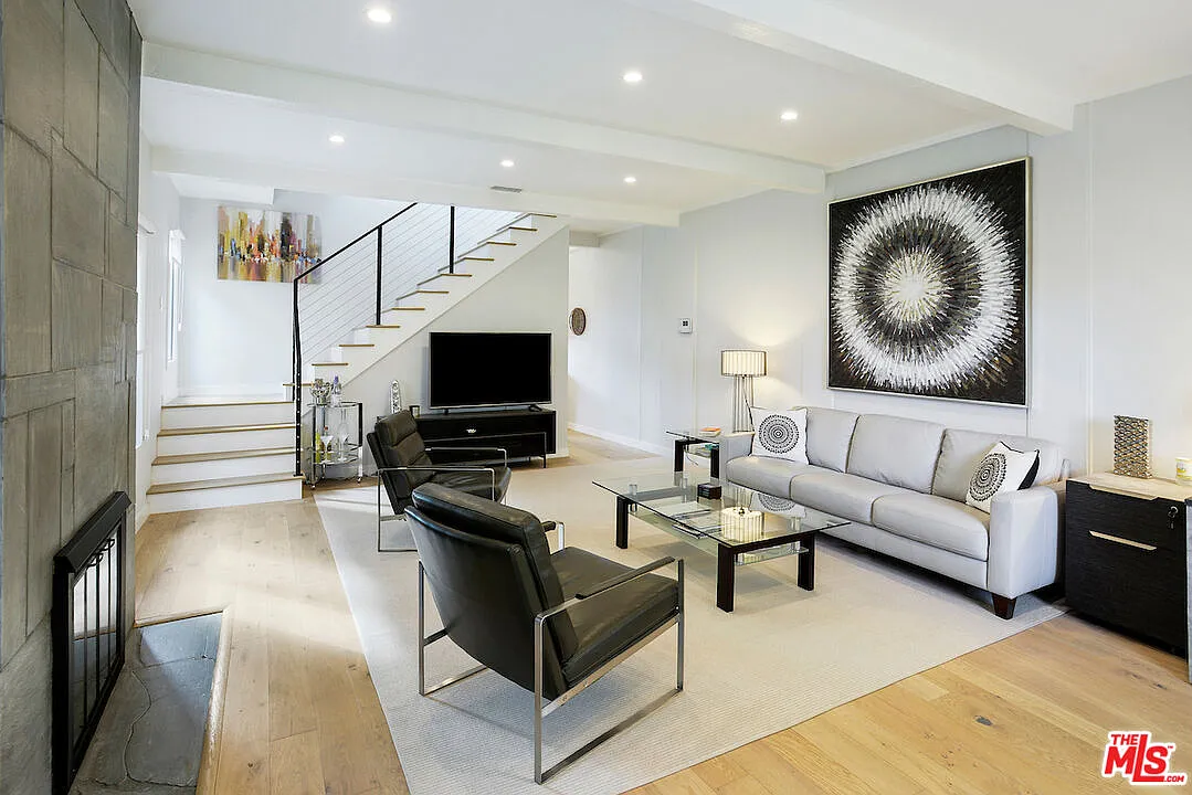 2 bed, 1.5 bath, 1348 sqft, $5,700 — Photo 1