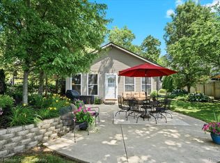 584 Black Oaks Trl, Howell, MI