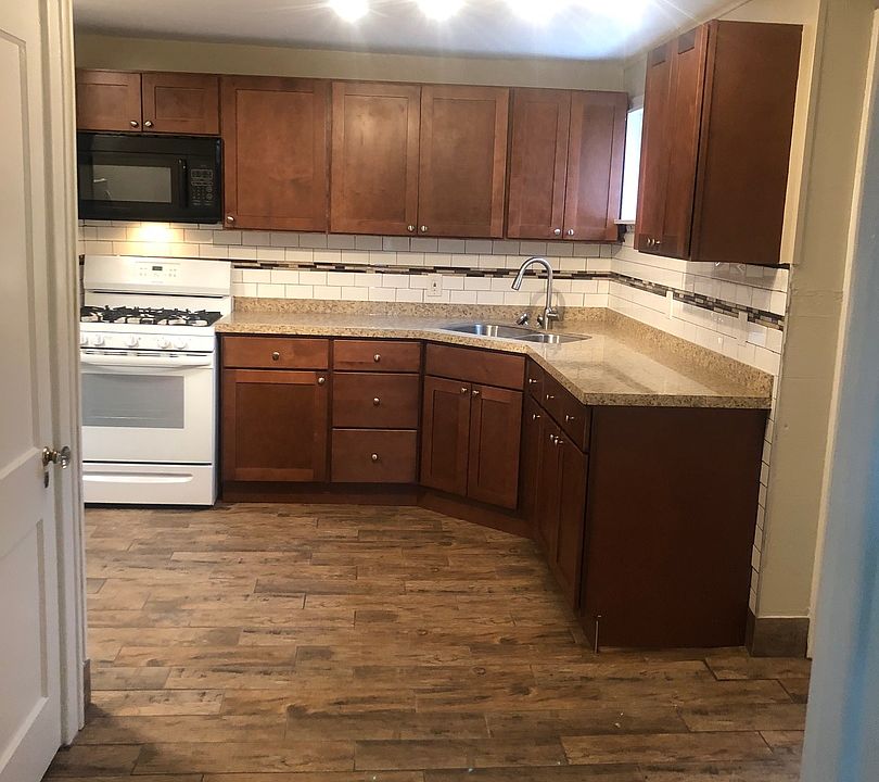 1st image of 169 Nassau Ave APT 9