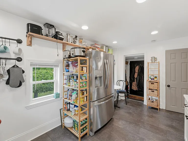 7 Fairview Ave — Photo 13