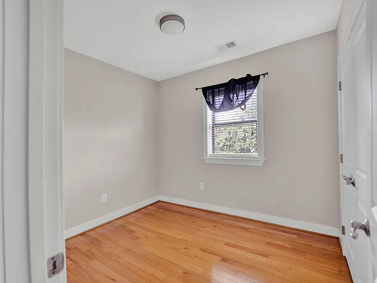1301 Adams St NE #C — Photo 15
