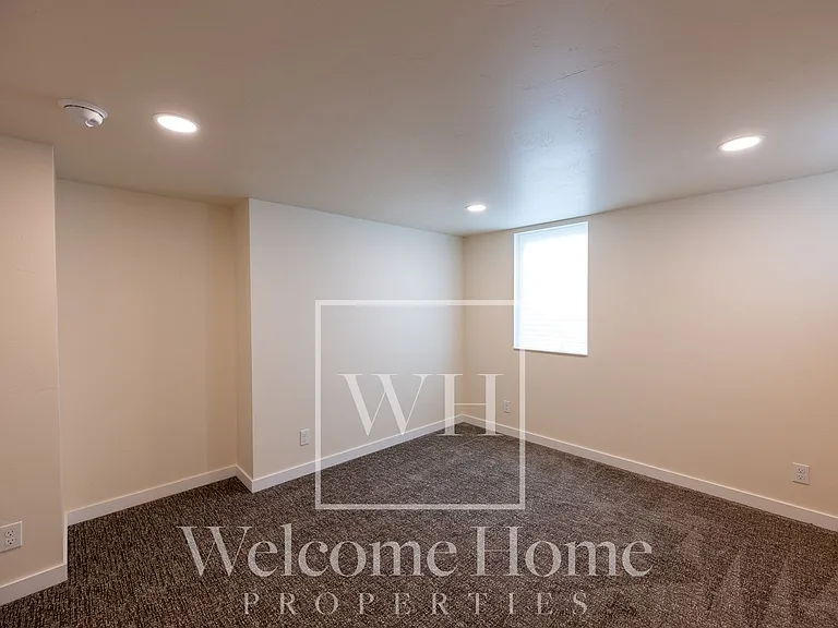 521 Ankeny St — Photo 33