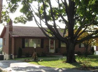 612 Parkdale Dr, Salem, VA 24153