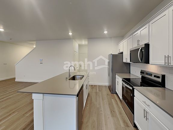 3rd image of 8536 47th Pl NE