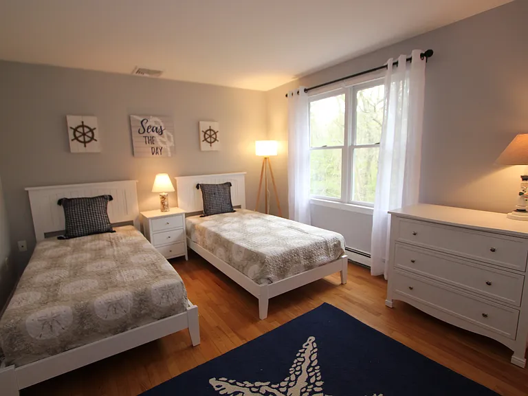 72 Bay Rd — Photo 13