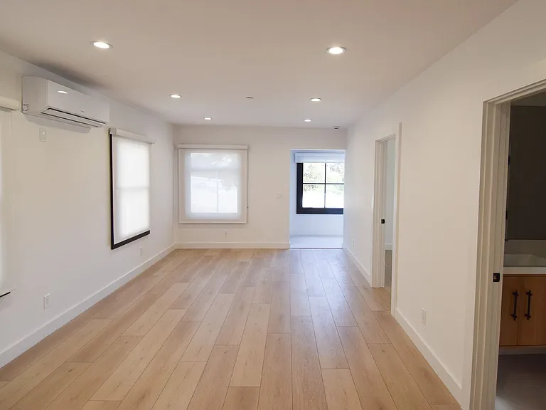317 Ocean Park Blvd — Photo 41