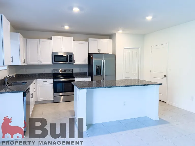 1754 Red Loop — Photo 7
