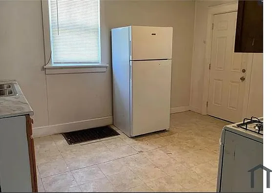 2140 Rosebud Ave — Photo 6