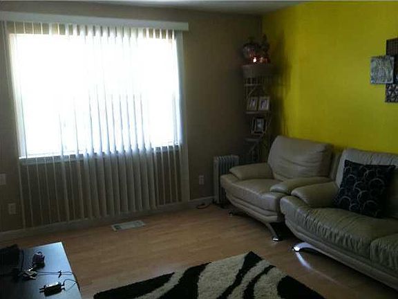 5th image of 967 Cross St #975