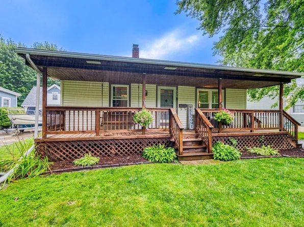 838 N 6th St, Saint Clair, MI 48079