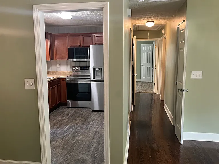 31 Dixon St — Photo 17