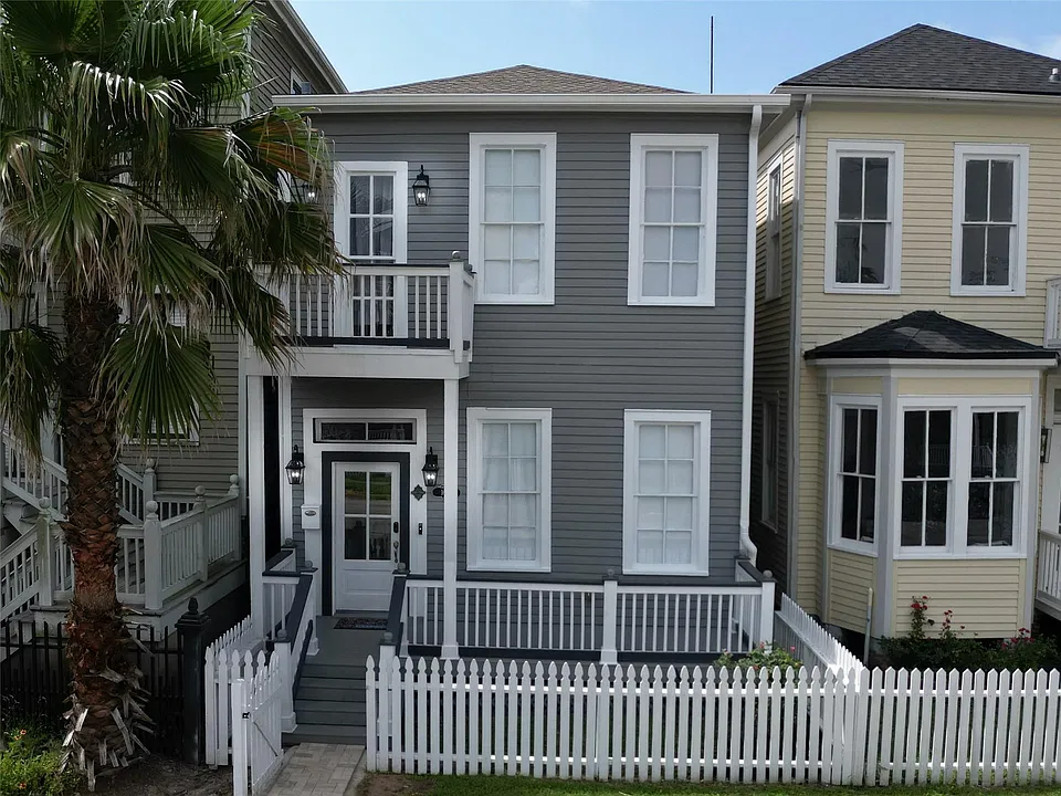 1605 Market St