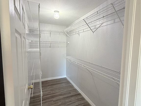4th image of 814 Gerald Ave