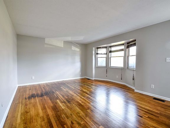 2nd image of 5107 Kingshill Dr