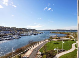 100 Garvies Point Road #1036, Glen Cove, NY 11542