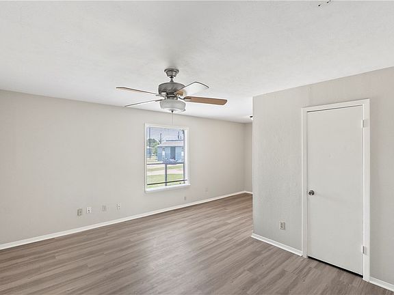 3rd image of 2815 Cypress Bend Cir APT C