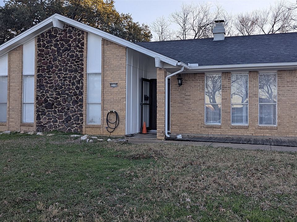 1st image of 210 Sixpence Ln