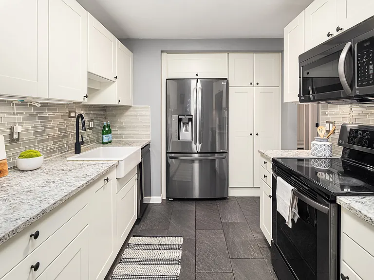 654 W Olympic Pl #203 — Photo 11