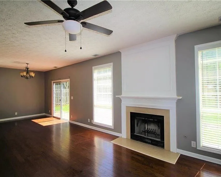 3 bed, 2.5 bath, 1744 sqft, $2,600 — Photo 4