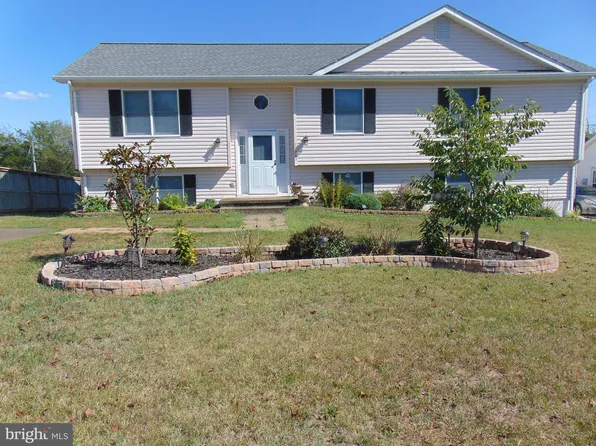 11709 Flag Rock Dr, Remington, VA 22734