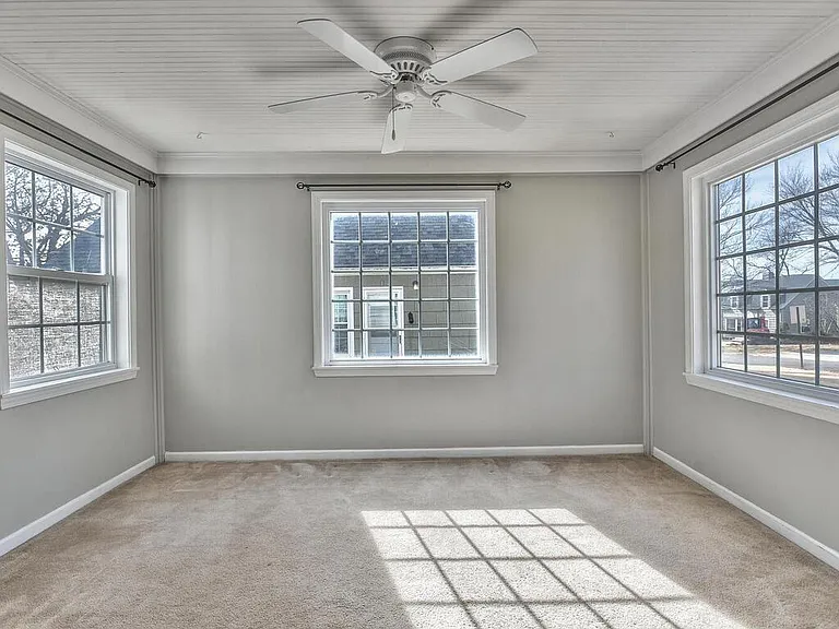 5633 Granada St — Photo 9