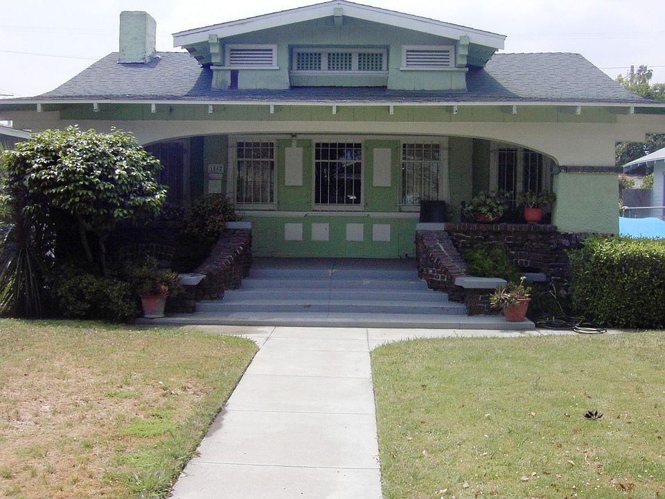 1st image of 1542 W 50th St