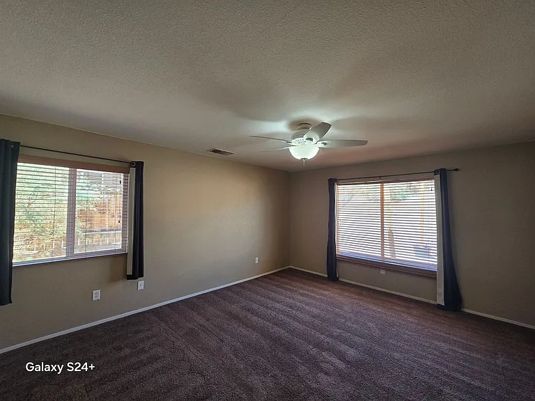 5254 Verenda Ave — Photo 10