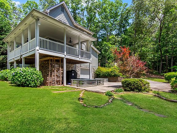 3rd image of 563 Westwoods Dr
