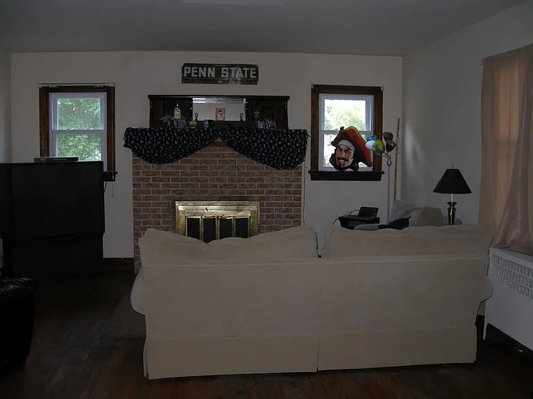 419 W Foster Ave — Photo 2