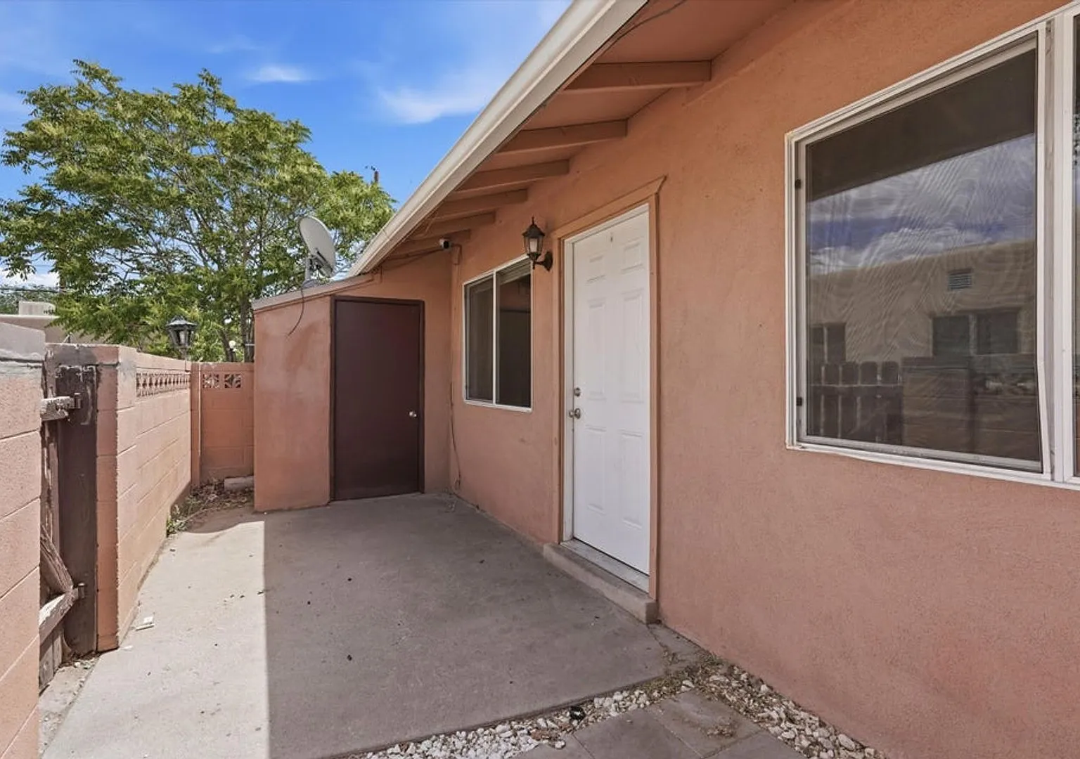304 Vassar Dr SE — Photo 2