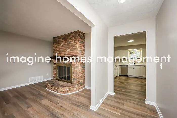 3698 Oakwood Dr — Photo 4
