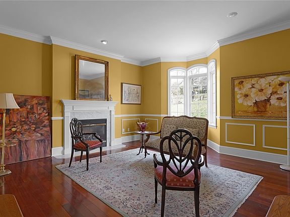4th image of 522 Cayuga Heights Rd