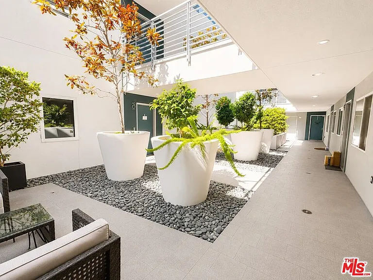 7857 W Manchester Ave #Penthouse 6 — Photo 30