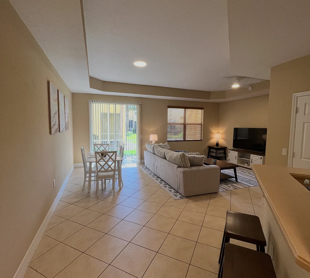3 bed, 2.5 bath, 1819 sqft, $2,500 — Photo 1