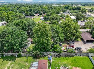 16005 Old Richmond Rd, Sugar Land, TX 77498