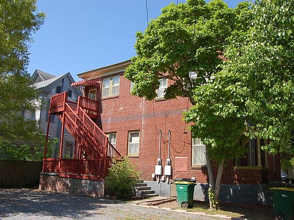 3rd image of 1401 Cumberland St #B